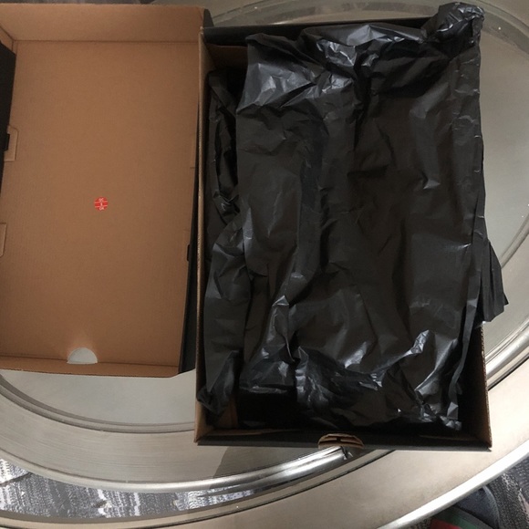 Men’s Uggs Size 10 New in original box. main image 6
